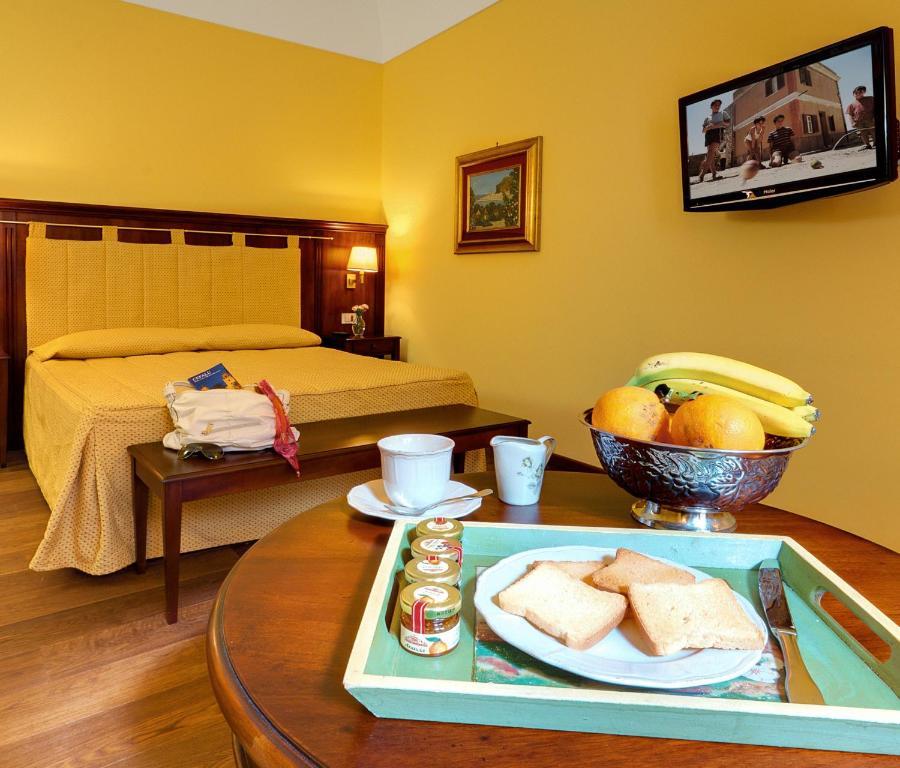 Hotel La Plumeria Cefalu Room photo